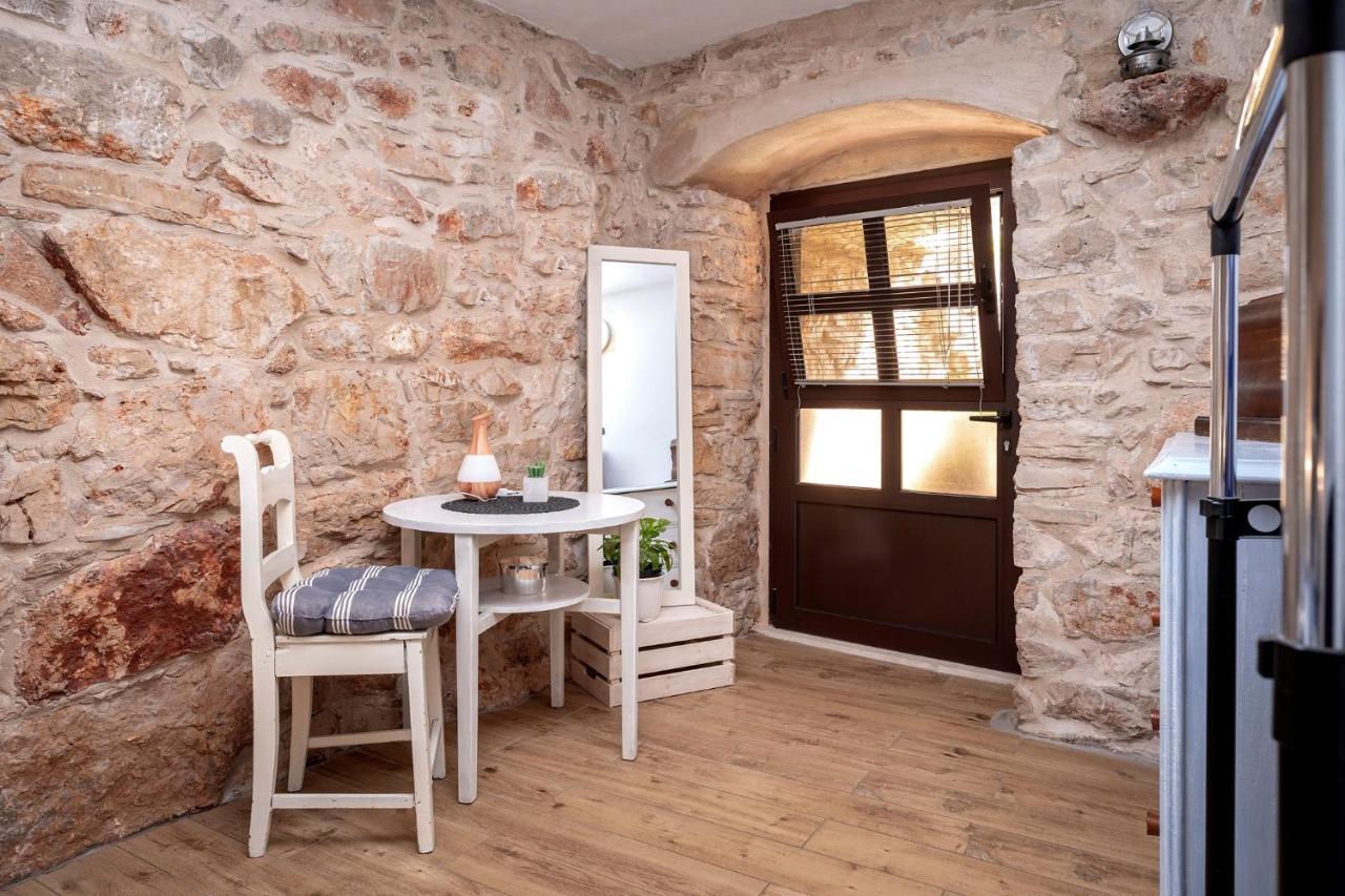 Heritage Stone House Retreat -free Parking